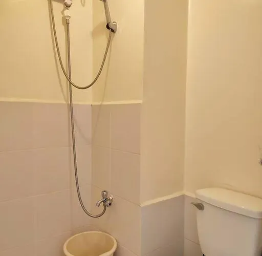 Urban Deca Edsa Budget Place W/ Unli Wi-fi Netflix Apartment Manila