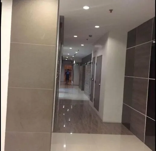 Urban Deca Edsa Budget Place W/ Unli Wi-fi Netflix * Manila